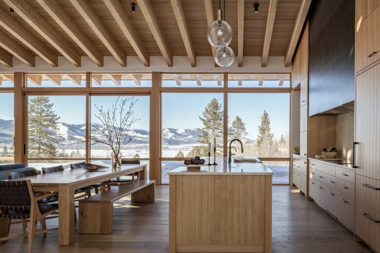 Contemporary Mountain Elegance in Victor’s Scenic Teton Valley - 45 minutes from Jackson Hole - Victor, Idaho