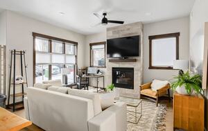 Alpine Luxury Steps from the Slopes - Park City, Utah
