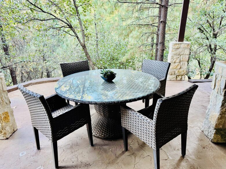 Additional outside dining table on lower level