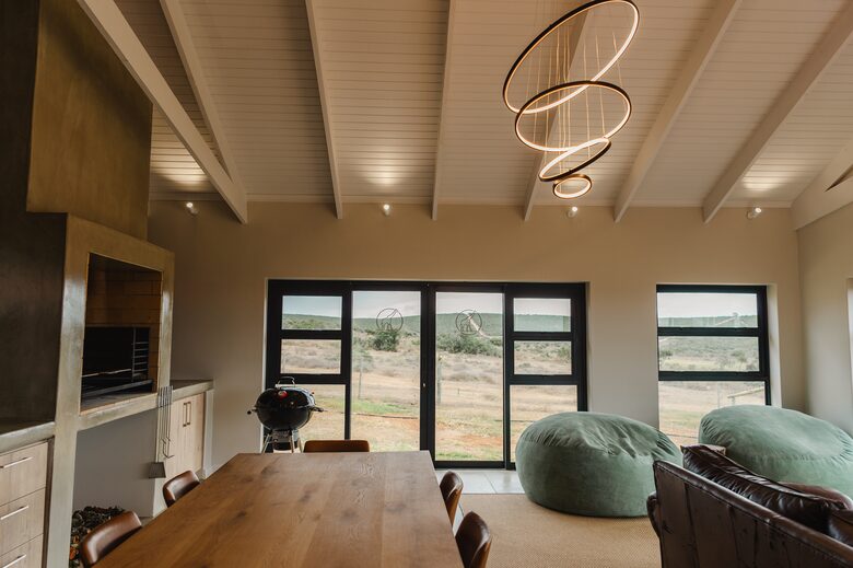 Exclusive Off-Grid Lodge Near Addo National Park - Addo, South Africa