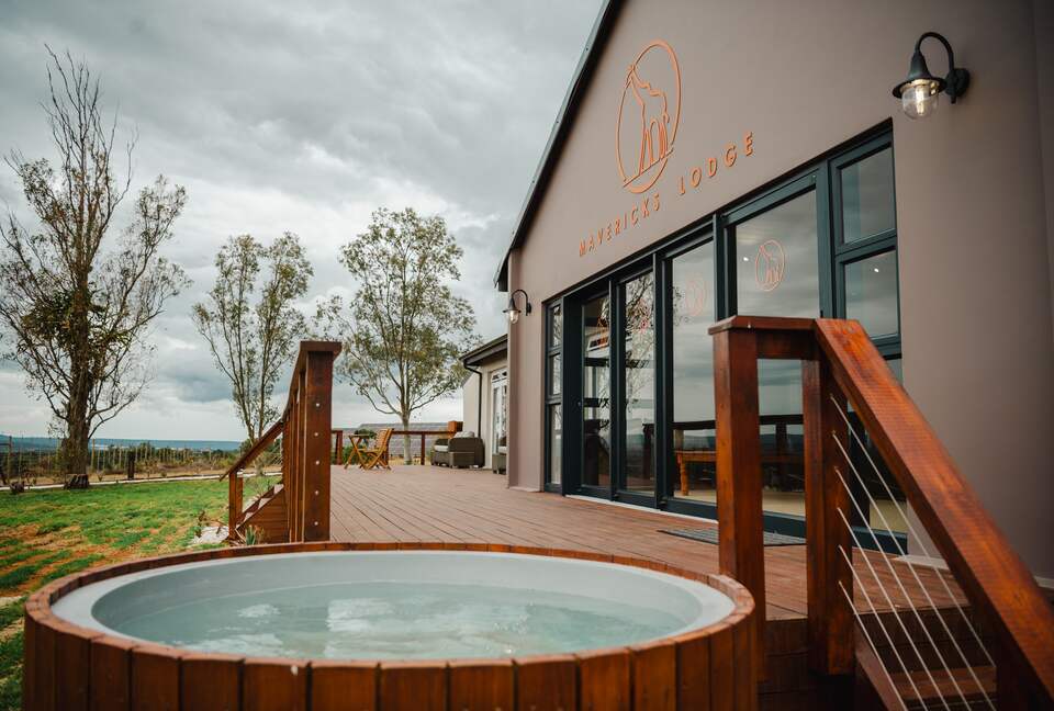 Exclusive Off-Grid Lodge Near Addo National Park - Addo, South Africa
