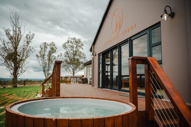 Exclusive Off-Grid Lodge Near Addo National Park - Addo, South Africa