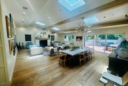 Elegant Haven in Brentwood Hills - Los Angeles, California