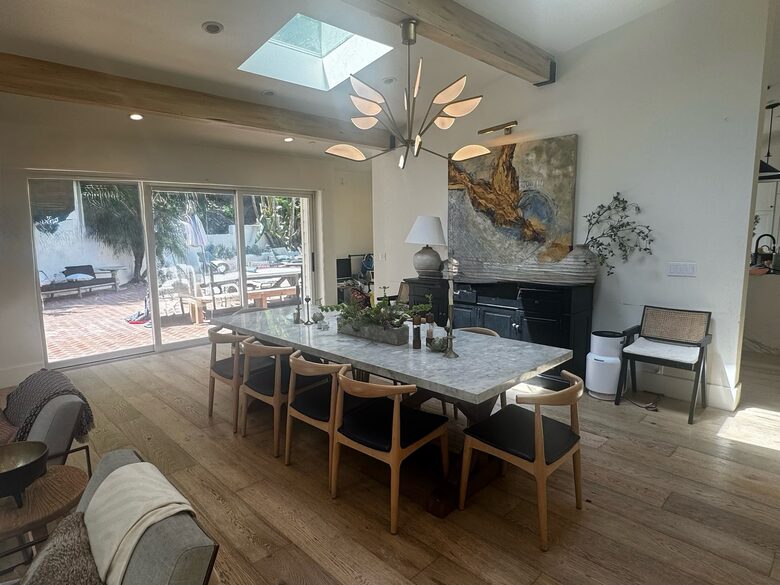 Elegant Haven in Brentwood Hills - Los Angeles, California