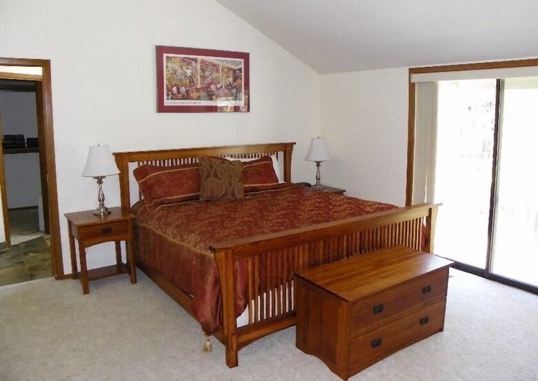 Spacious Sunriver Retreat for Families and Friends - Sunriver, Oregon