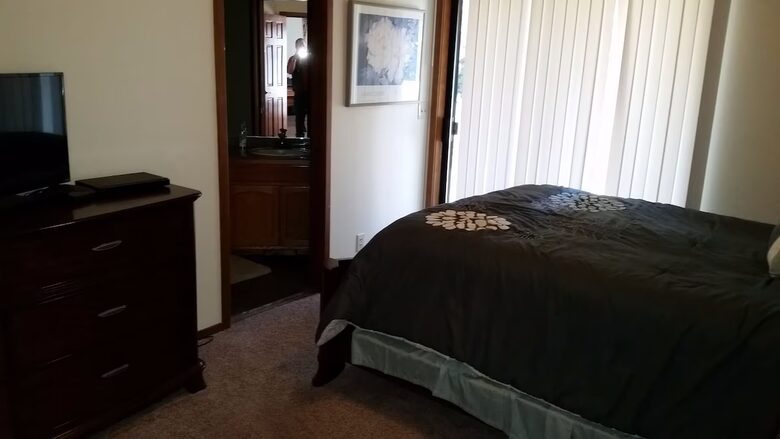 Spacious Sunriver Retreat for Families and Friends - Sunriver, Oregon