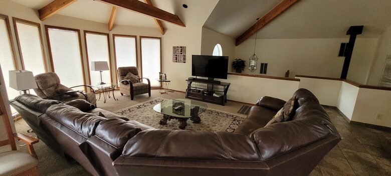Spacious Sunriver Retreat for Families and Friends - Sunriver, Oregon