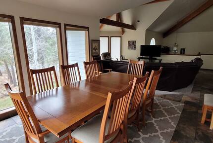 Spacious Sunriver Retreat for Families and Friends - Sunriver, Oregon