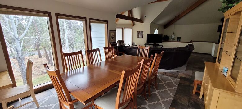 Spacious Sunriver Retreat for Families and Friends - Sunriver, Oregon