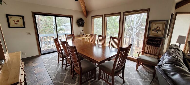 Spacious Sunriver Retreat for Families and Friends - Sunriver, Oregon