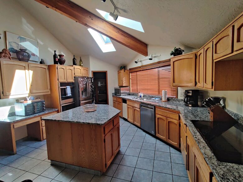 Spacious Sunriver Retreat for Families and Friends - Sunriver, Oregon