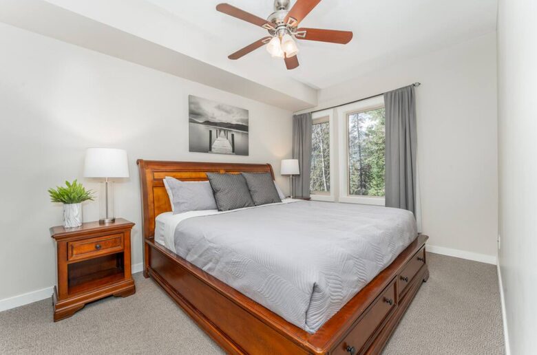 Cozy Mountain Escape in the Heart of Canmore - Canmore, Canada