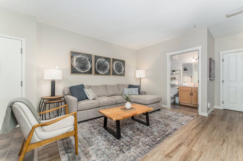Cozy Mountain Escape in the Heart of Canmore - Canmore, Canada