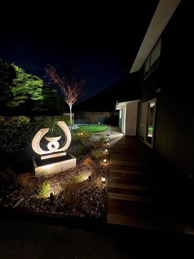 Architectural Retreat with Luxe Outdoor Oasis in Queenstown - Queenstown, New Zealand