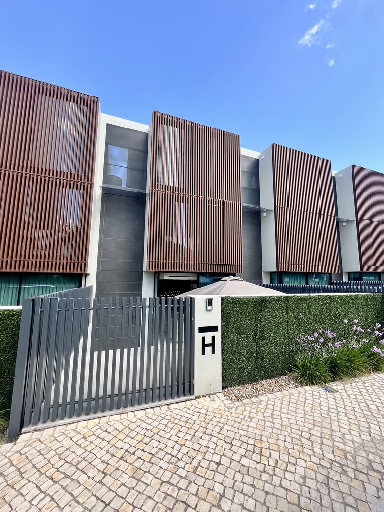 Elegant Modern Living in Vilas Alvas - Vale do Lobo, Portugal