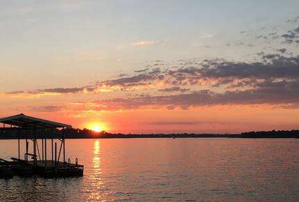 Stylish Lakeside Haven Near Nashville - Old Hickory, Tennessee