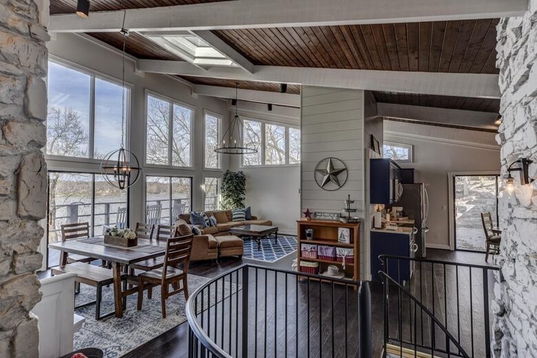 Stylish Lakeside Haven Near Nashville - Old Hickory, Tennessee
