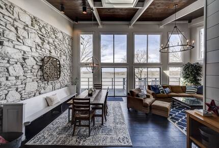 Stylish Lakeside Haven Near Nashville - Old Hickory, Tennessee
