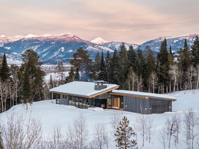 Contemporary Mountain Elegance in Victor’s Scenic Teton Valley - 45 minutes from Jackson Hole - Victor, Idaho