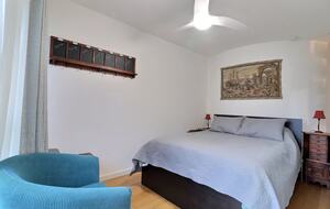 Stylish Apartment in the Heart of Paris - Paris, France