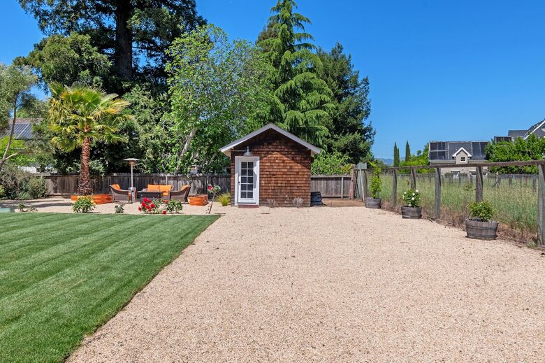 Vineyard Serenity in the Heart of St. Helena, Napa County - St. Helena, California