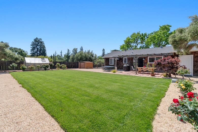 Vineyard Serenity in the Heart of St. Helena, Napa County - St. Helena, California