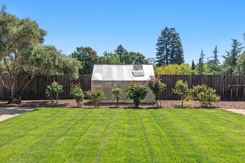 Vineyard Serenity in the Heart of St. Helena, Napa County - St. Helena, California
