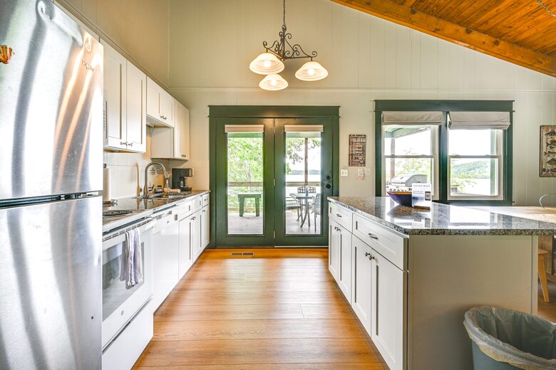 Charming Lakefront Escape with Private Dock & Hot Tub - Waverly, Tennessee
