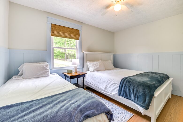 Charming Lakefront Escape with Private Dock & Hot Tub - Waverly, Tennessee
