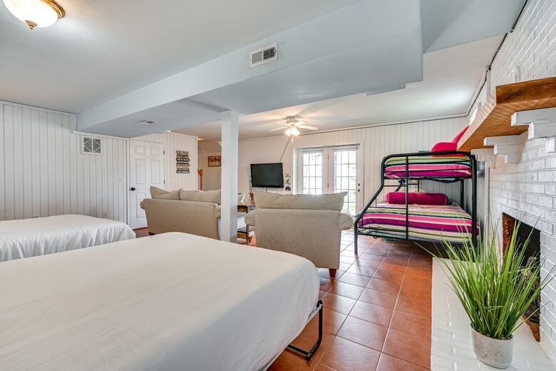 Charming Lakefront Escape with Private Dock & Hot Tub - Waverly, Tennessee