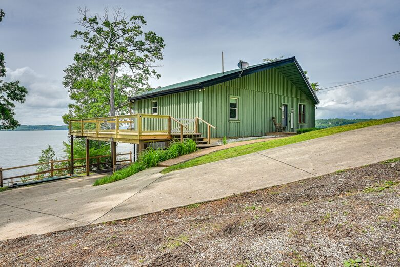 Charming Lakefront Escape with Private Dock & Hot Tub - Waverly, Tennessee