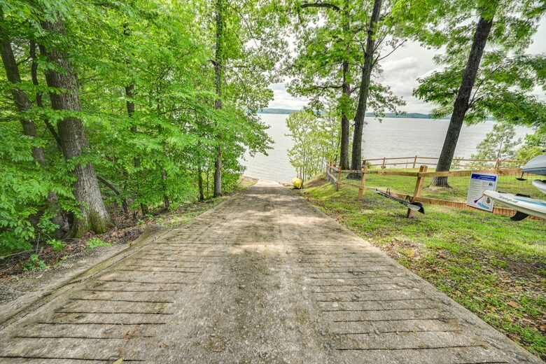 Charming Lakefront Escape with Private Dock & Hot Tub - Waverly, Tennessee