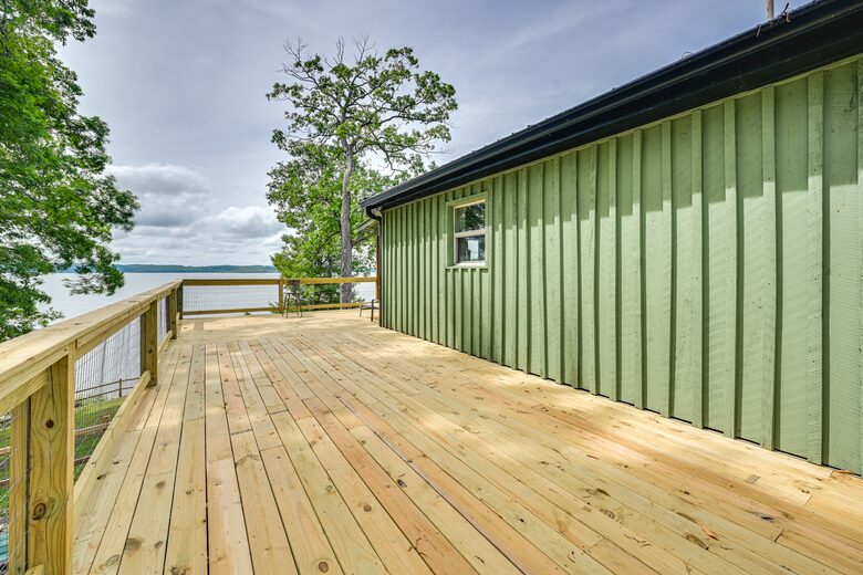Charming Lakefront Escape with Private Dock & Hot Tub - Waverly, Tennessee