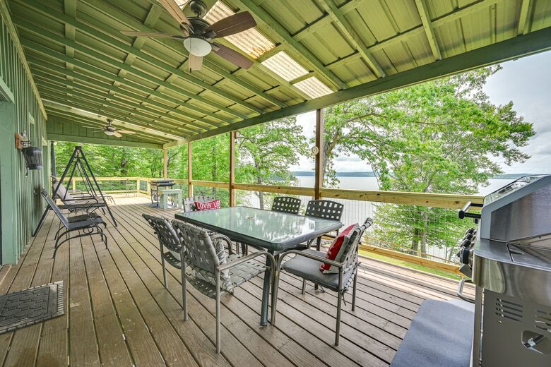 Charming Lakefront Escape with Private Dock & Hot Tub - Waverly, Tennessee