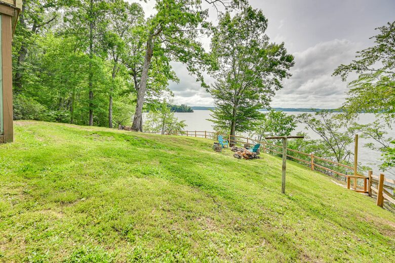 Charming Lakefront Escape with Private Dock & Hot Tub - Waverly, Tennessee