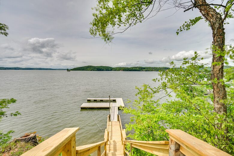 Charming Lakefront Escape with Private Dock & Hot Tub - Waverly, Tennessee