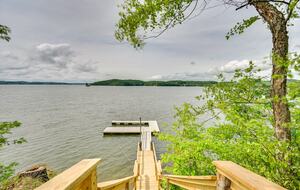 Charming Lakefront Escape with Private Dock & Hot Tub - Waverly, Tennessee