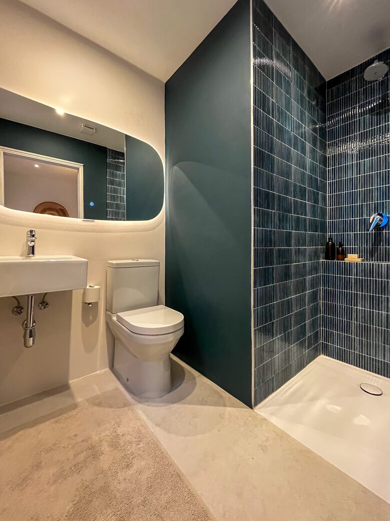 BR 3 - Ensuite BA (Shower)