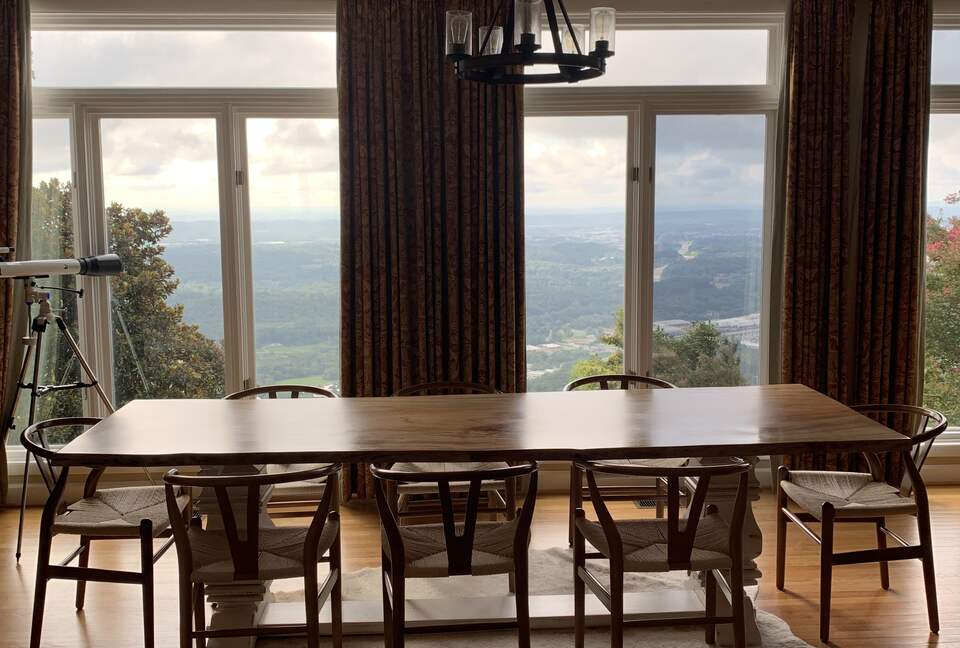 Charming Mountain-Top Haven Minutes from Downtown Chattanooga - Signal Mountain, Tennessee