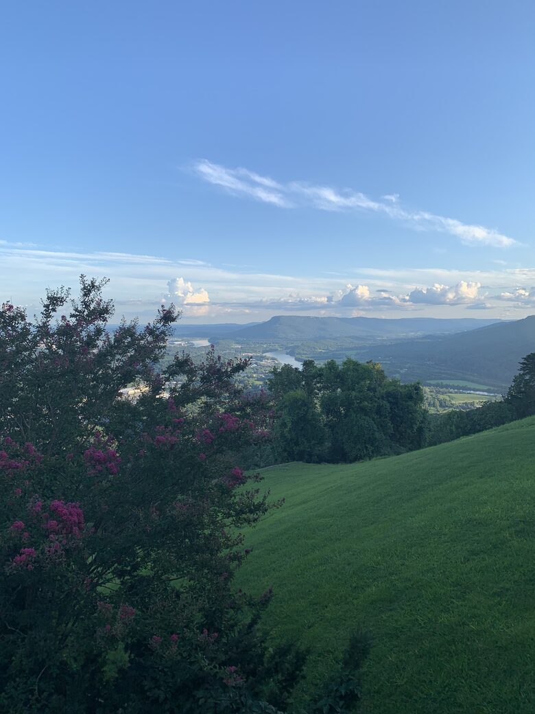 Charming Mountain-Top Haven Minutes from Downtown Chattanooga - Signal Mountain, Tennessee