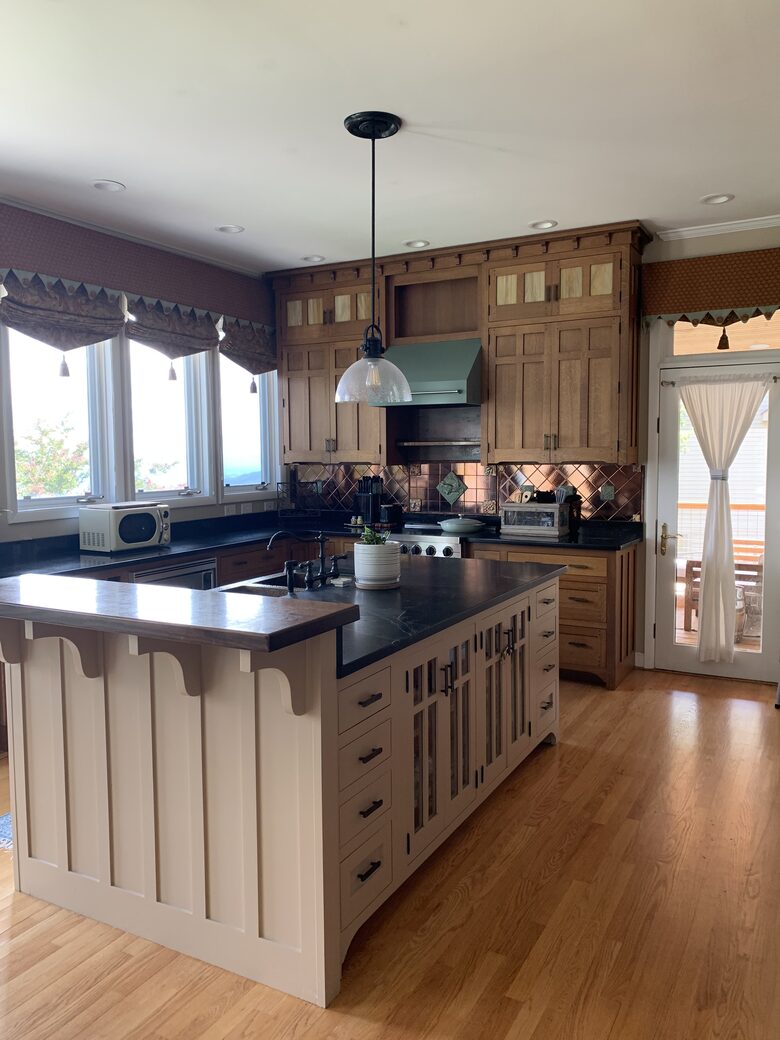 Charming Mountain-Top Haven Minutes from Downtown Chattanooga - Signal Mountain, Tennessee