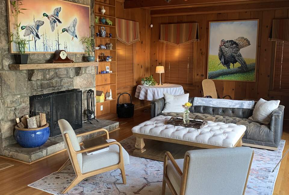 Charming Mountain-Top Haven Minutes from Downtown Chattanooga - Signal Mountain, Tennessee