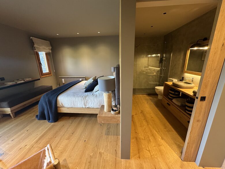 Sophisticated Mountain Retreat with Panoramic Pyrenees Views - Bolvir, Spain