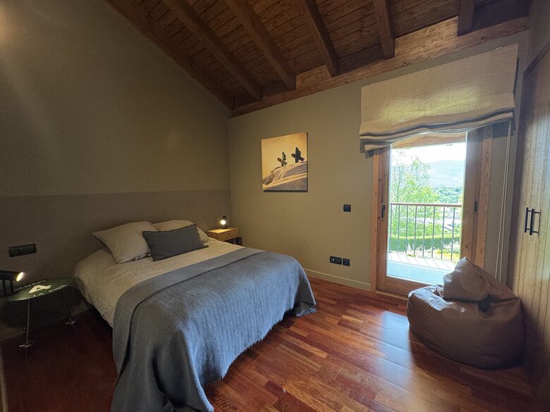 Sophisticated Mountain Retreat with Panoramic Pyrenees Views - Bolvir, Spain