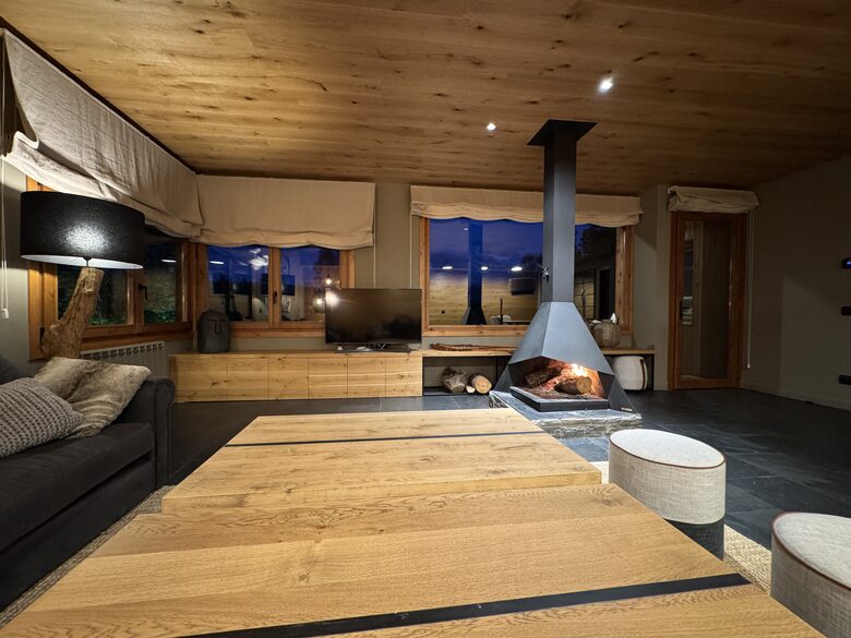 Sophisticated Mountain Retreat with Panoramic Pyrenees Views - Bolvir, Spain
