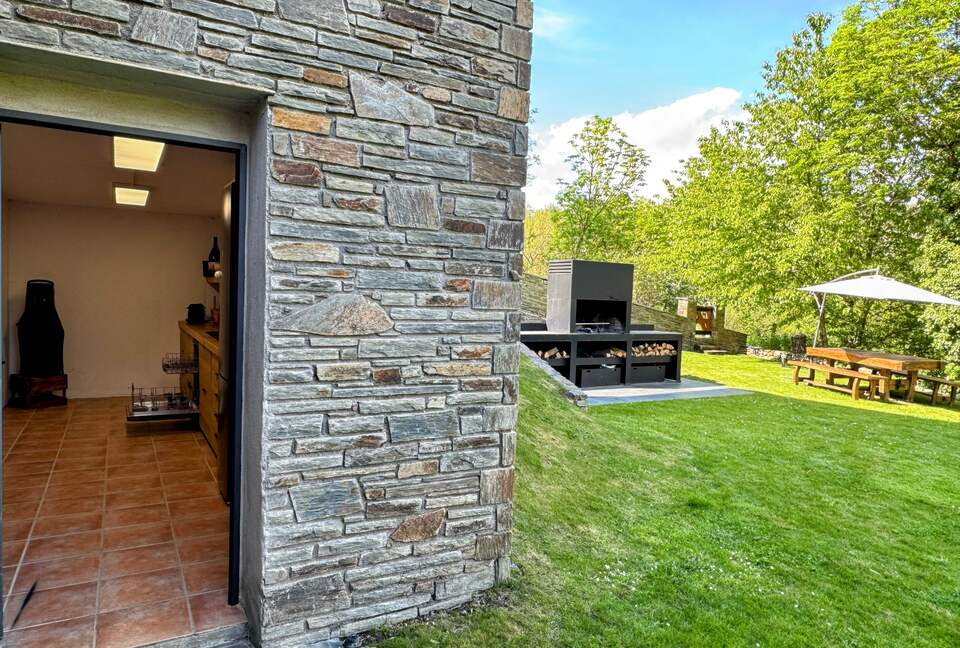 Fully Equipped Barbecue Kitchen