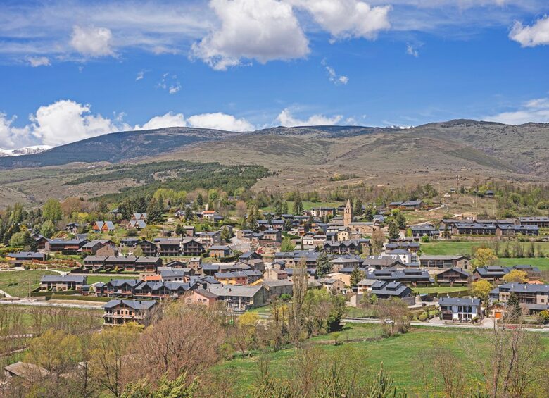 Sophisticated Mountain Retreat with Panoramic Pyrenees Views - Bolvir, Spain