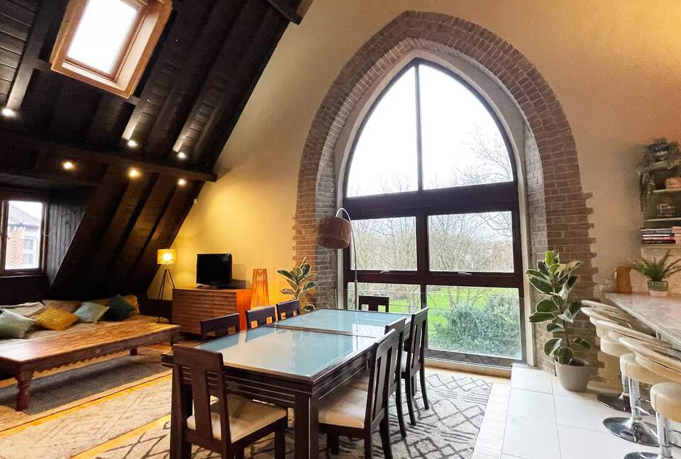 Sophisticated Two-Level Apartment in a Converted Church - Greater London, United Kingdom