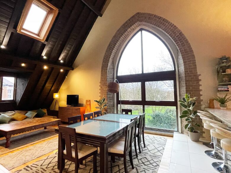 Sophisticated Two-Level Apartment in a Converted Church - Greater London, United Kingdom