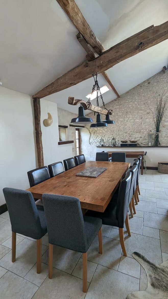 Elegant 18th-Century Restored Barn with Pool in Rural France - Verrieres, Champniers, France